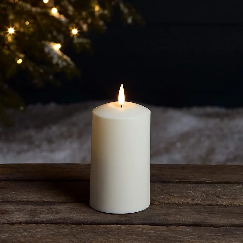 Visita la tienda de Lights4fun Lights4fun - TruGlow® Vela Pilar LED Mediana Sin Llama a Pilas Efecto Parpadeante para Interiores y Exteriores — Cena a la luz de velas