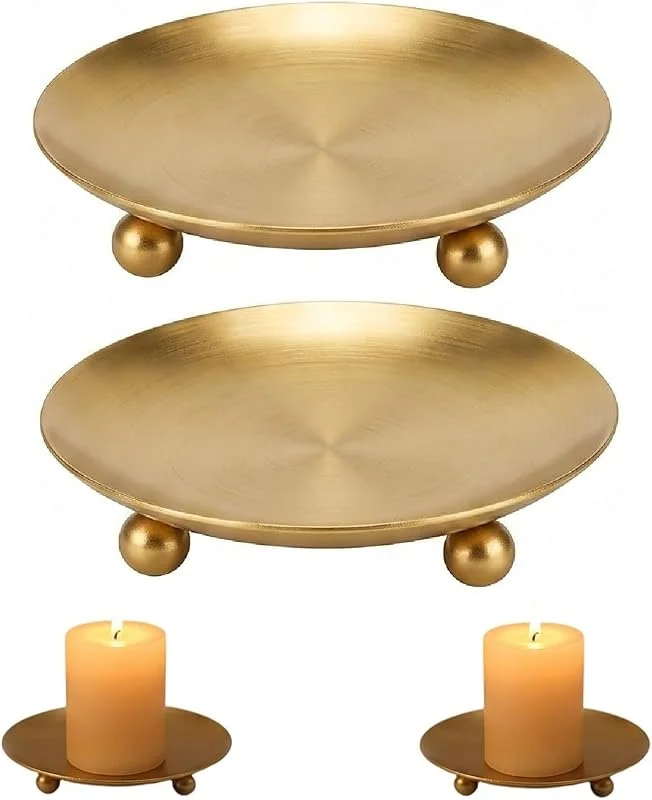 LEPJOS 2 Piezas Candelabros Dorados, Porta Velas de Metal para Velas de Pilar Ø 6.8cm, Base Resistente para Navidad, Bodas y Adviento (Estilo Rústico), Candelabros Decorativos de Velas — Cena a la luz de velas