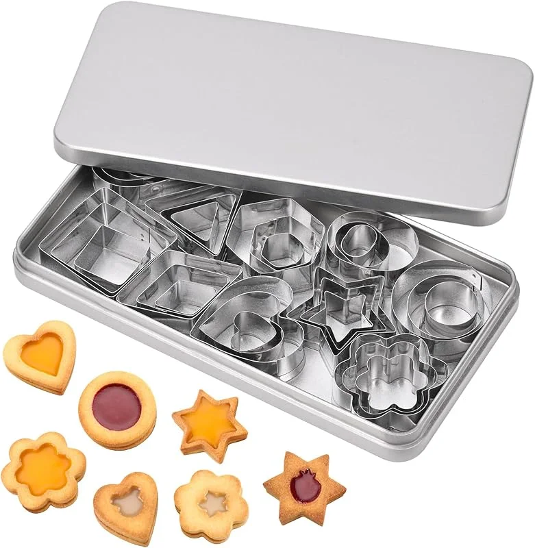 Bczhieulw 30 PCS mini Moldes galletas, moldes galletas navidad, diez formas en tres tamaños cada una, adecuado para tartas y galletas de cumpleaños DIY, Cuadrado, círculo, triángulo, rombo, gota, etc — Hogar y cocina