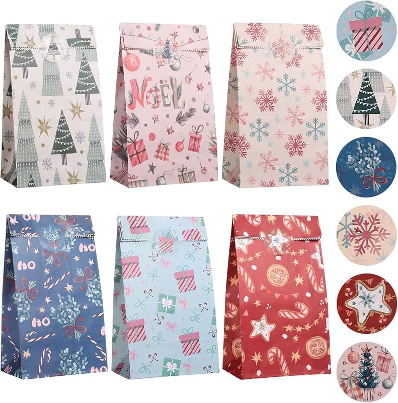 Kesote 24 Bolsitas de Papel para Dulces Bolsas Pequeñas con Pegatinas de Navidad Bolsas para Regalos de Fiestas de Navidad — Envoltorio regalo