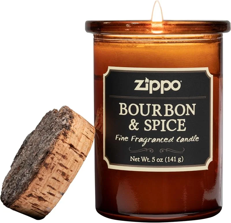 Visita la tienda de Zippo Zippo Vela aromática – Bourbon & Spice – Vela en Tarro – Spirit Candle – 141 gr – Fragancia única – Regalo Elegante para Momentos Especiales — Cena a la luz de velas