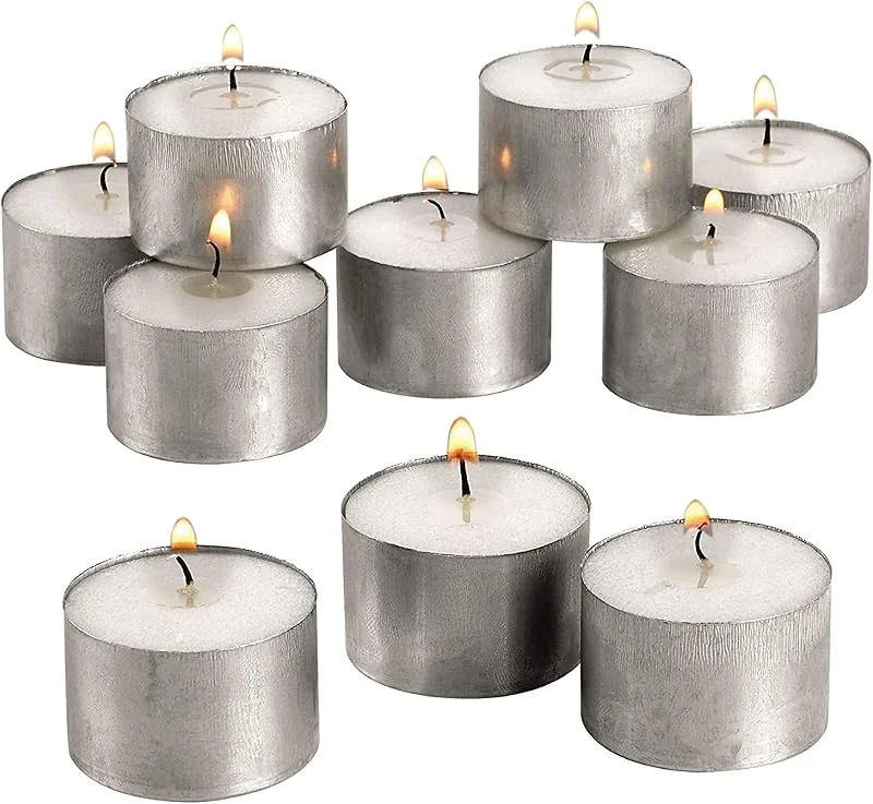 ZYBUX, Paquete de velas sin perfume con tazas de metal de hasta 7 horas de combustión, velas blancas para interiores y exteriores, utilizadas para decoraciones, 3.7 cmx2 cm, 20 g (paquete de 50) — Cena a la luz de velas
